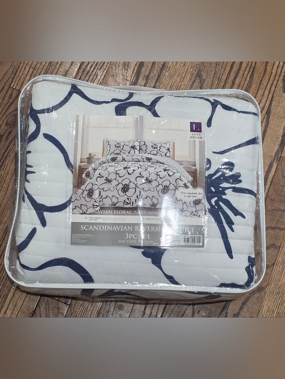Navy Floral Reversible Quilt 3-Piece Set Full / Queen Lush Decor Scandanavian
